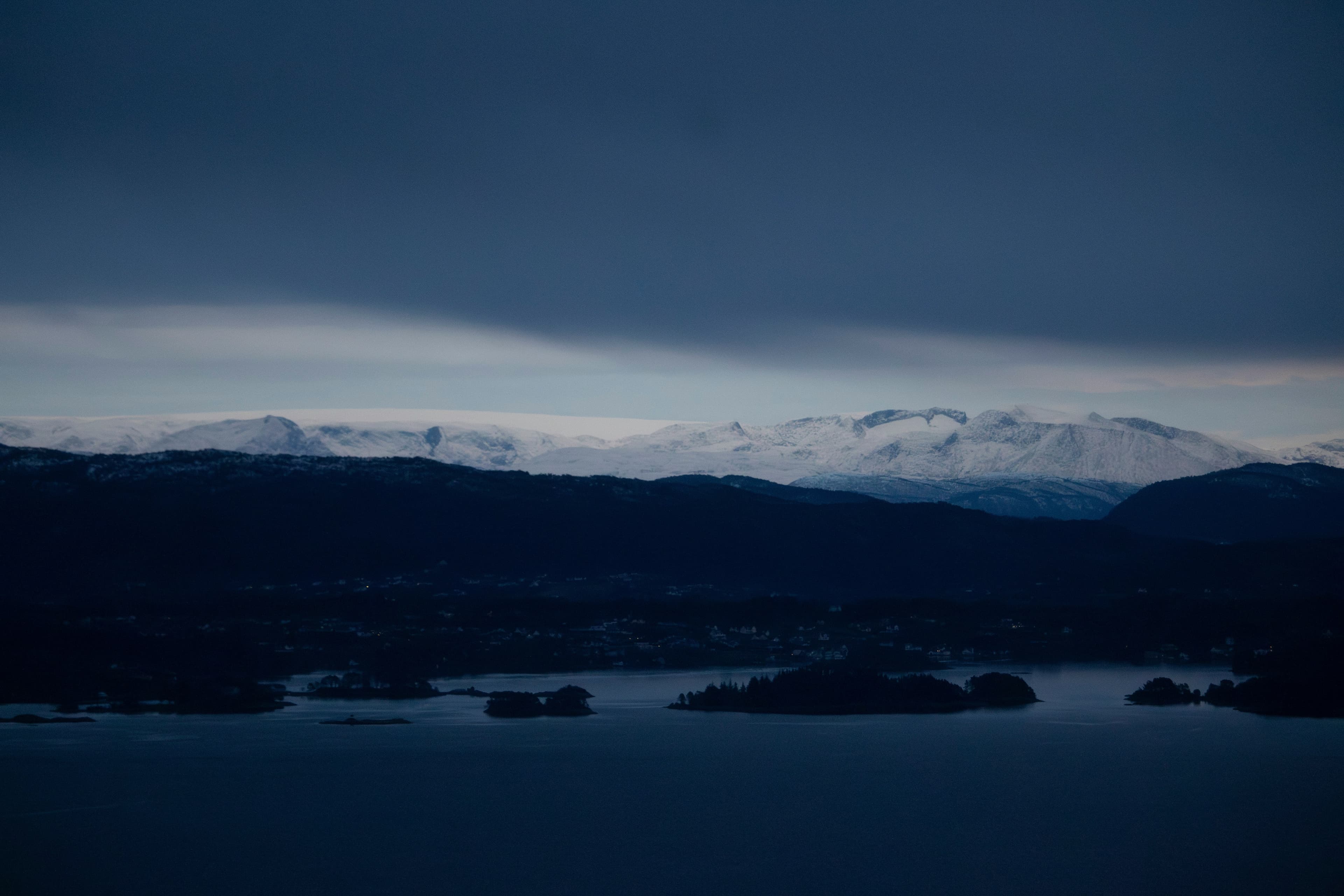 blue dusk on acid in Bergen